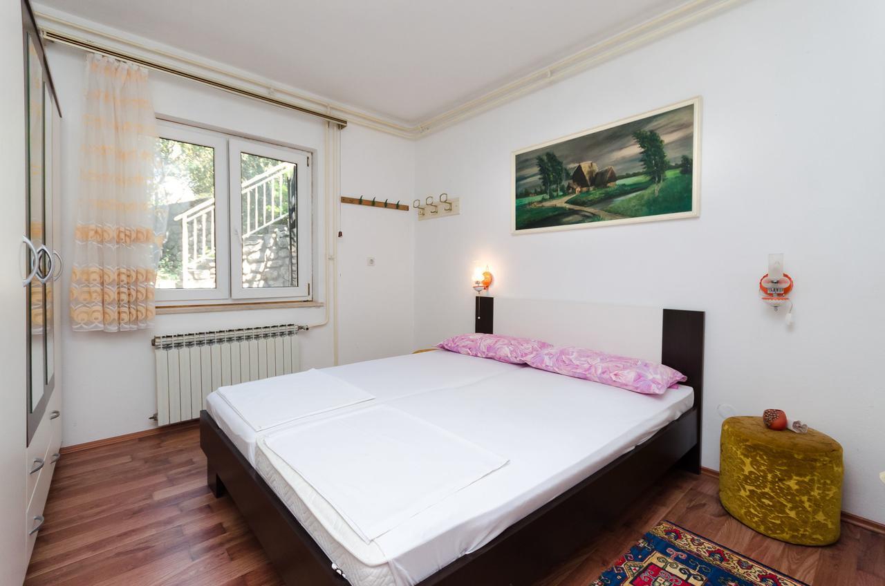 Apartments And Room Luka Klenovica Buitenkant foto